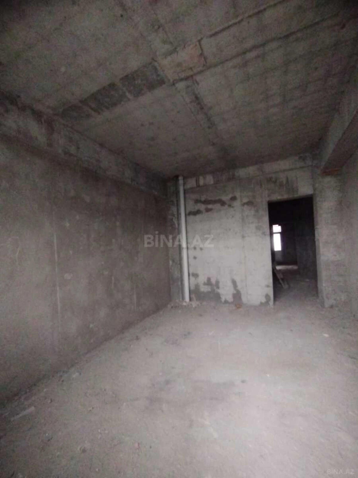 Satılır 4 otaqlı mənzil 190 m²