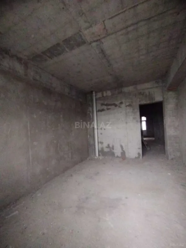 Satılır 4 otaqlı mənzil 190 m²