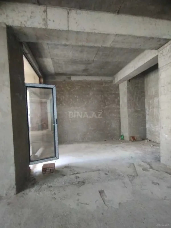 Satılır 4 otaqlı mənzil 190 m²
