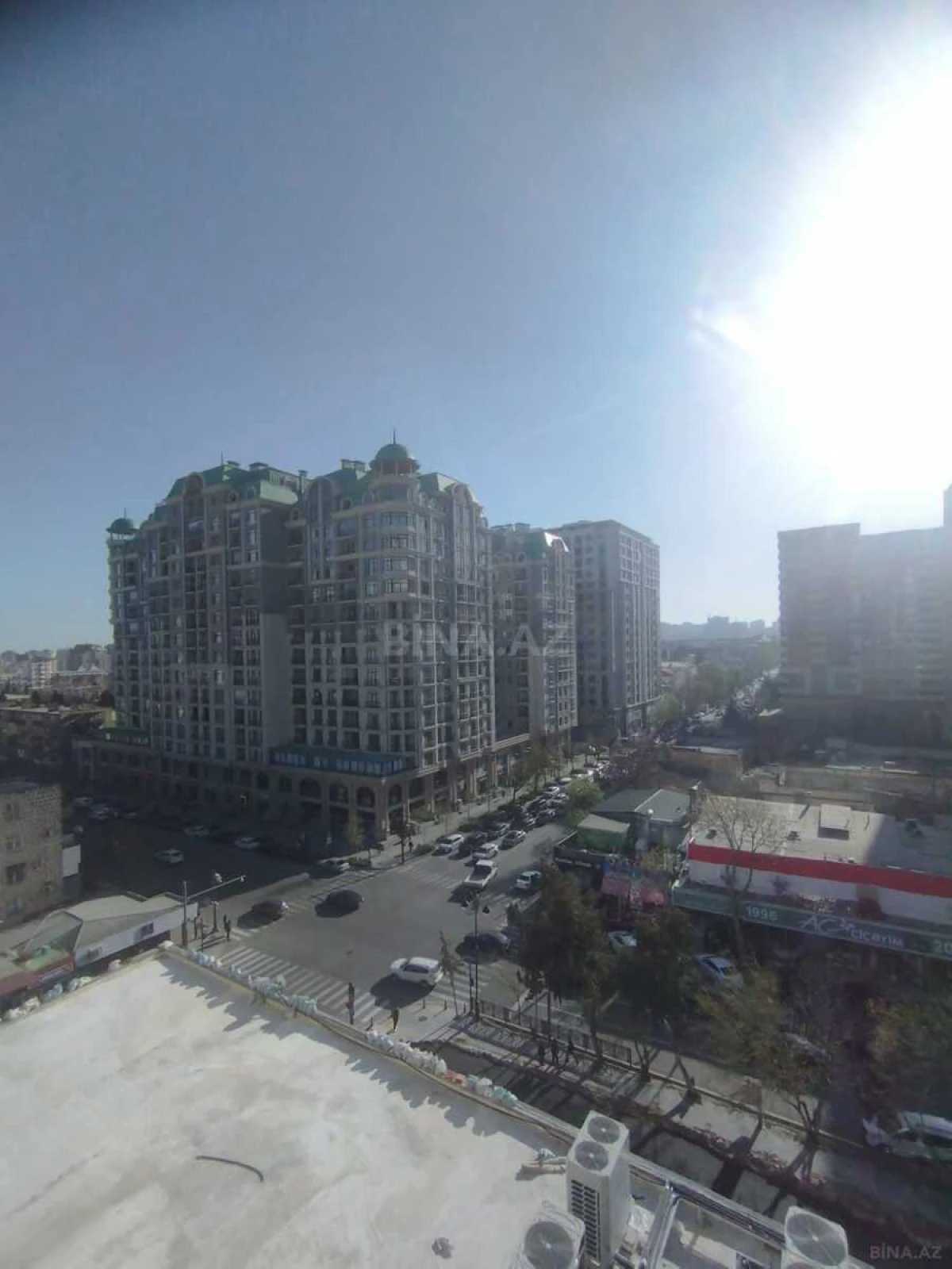Satılır 4 otaqlı mənzil 190 m²