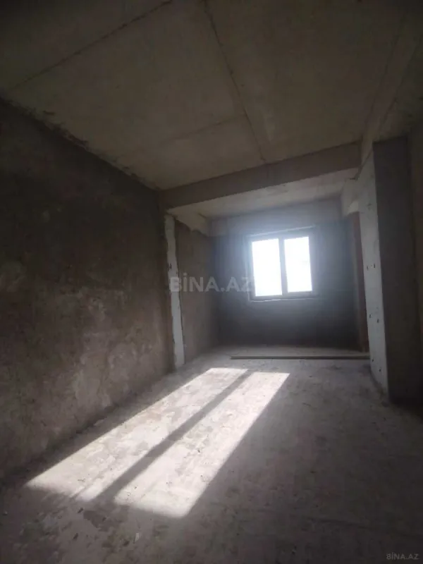 Satılır 4 otaqlı mənzil 190 m²