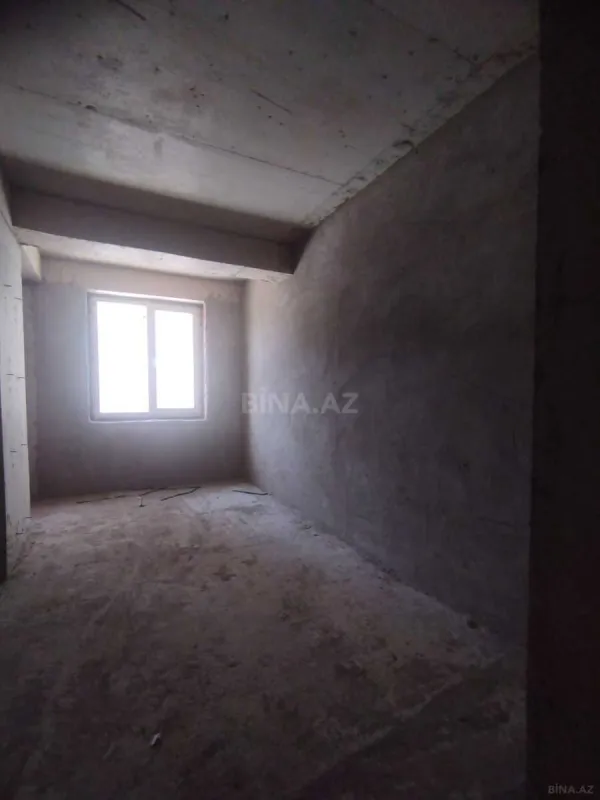 Satılır 4 otaqlı mənzil 190 m²
