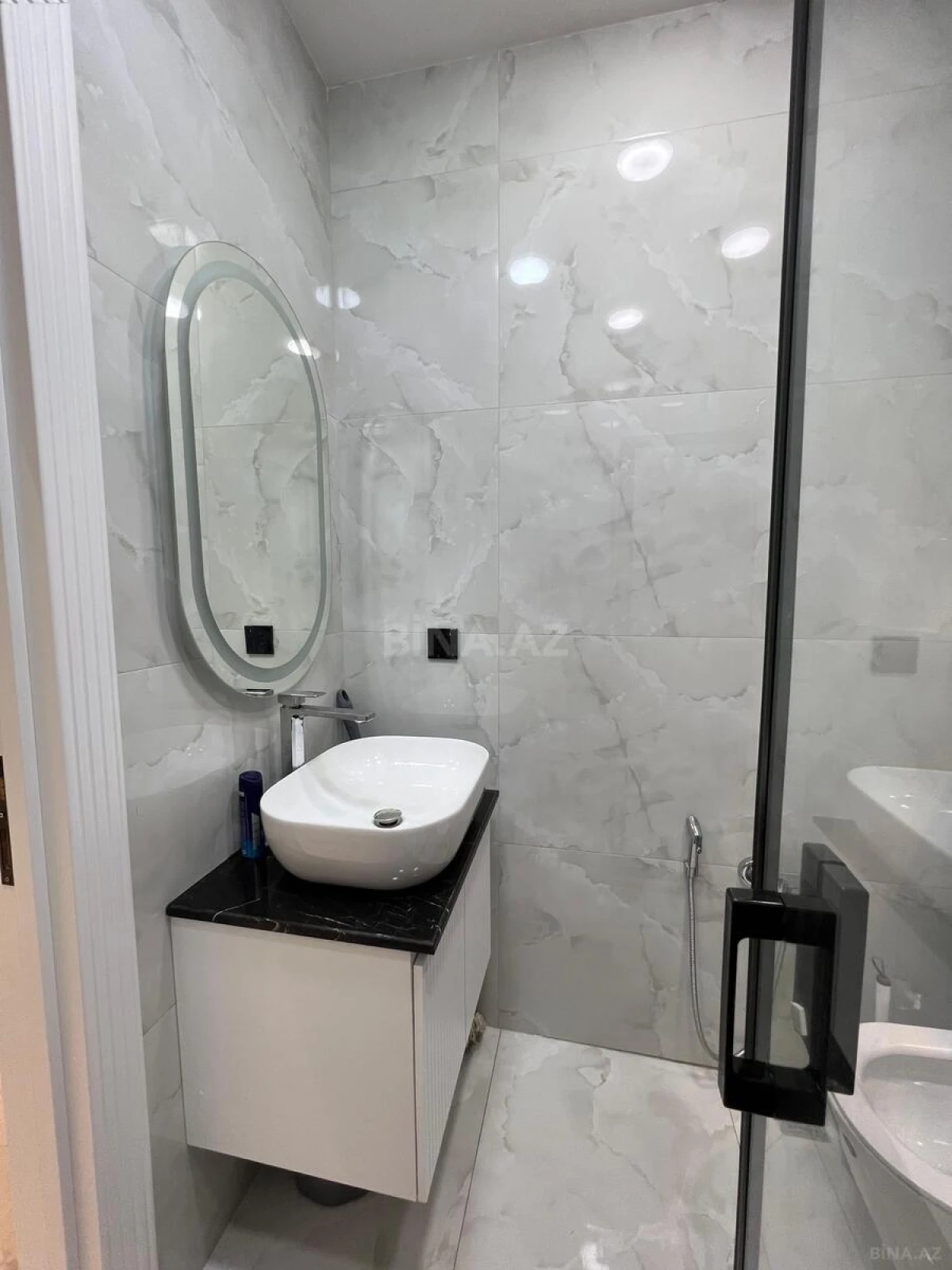 Kirayə verilir 3 otaqlı mənzil 117 m²