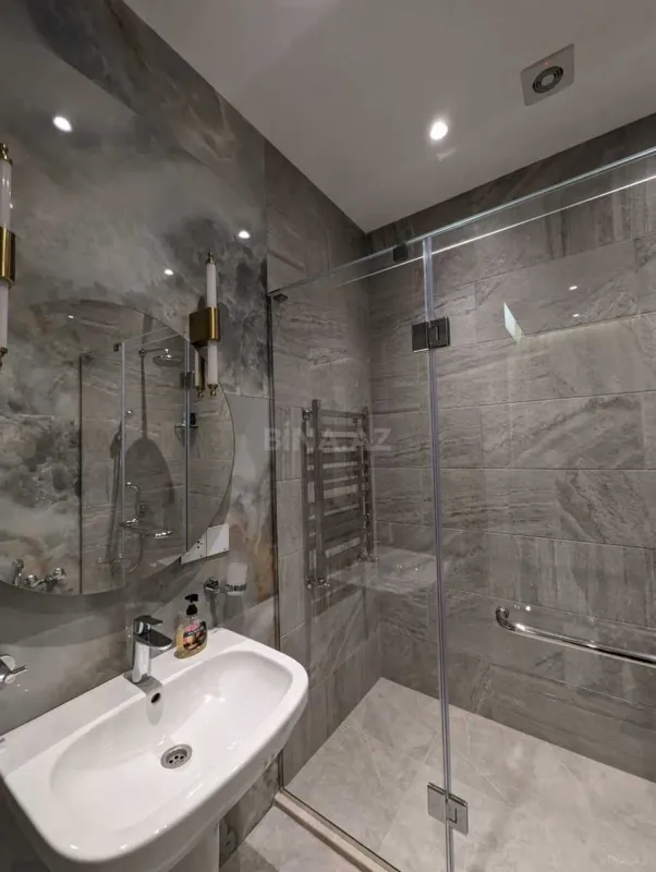 Kirayə verilir 5 otaqlı həyət evi 350 m²