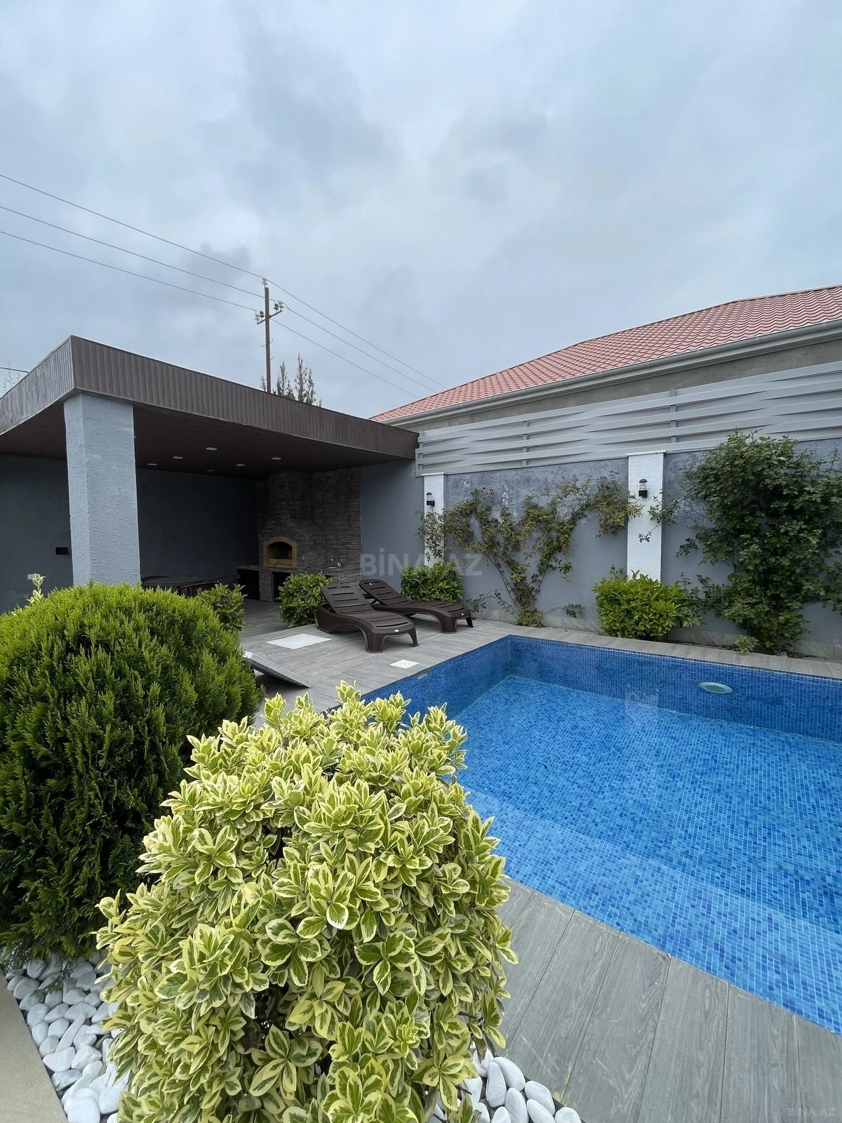 Kirayə verilir 4 otaqlı həyət evi 250 m²
