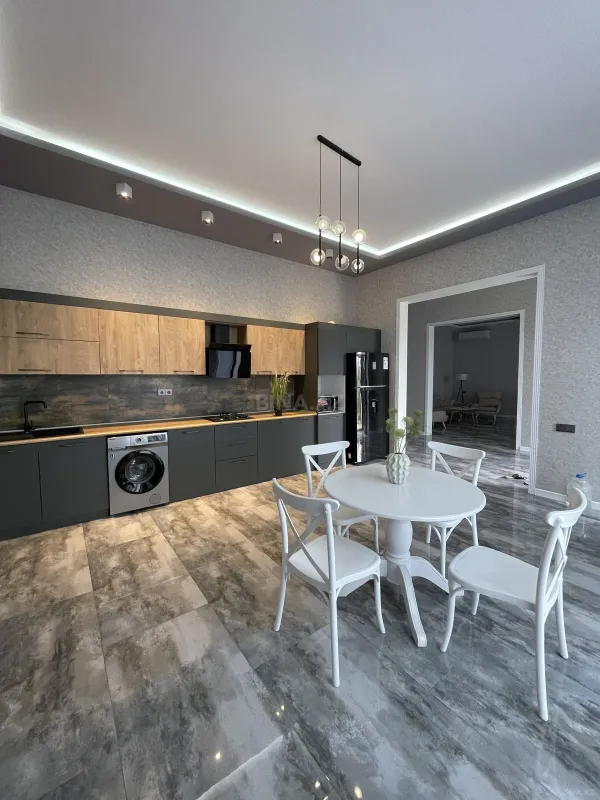 Kirayə verilir 4 otaqlı həyət evi 250 m²