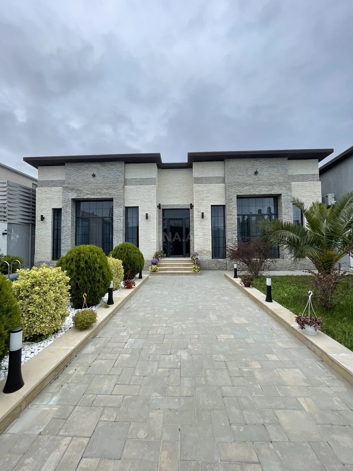 Kirayə verilir 4 otaqlı həyət evi 250 m²