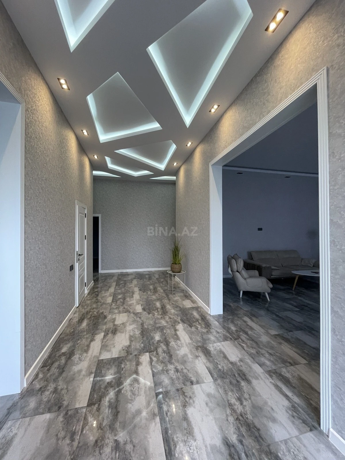 Kirayə verilir 4 otaqlı həyət evi 250 m²
