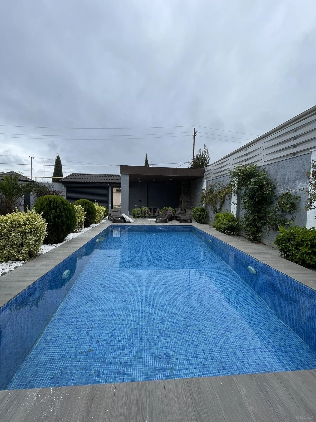 Kirayə verilir 4 otaqlı həyət evi 250 m²