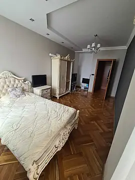 Kirayə verilir 3 otaqlı mənzil 200 m² — Bakı 3 otaq 200.00 m²