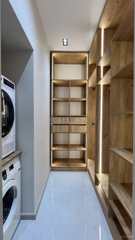 Satılır 2 otaqlı mənzil 68 m²
