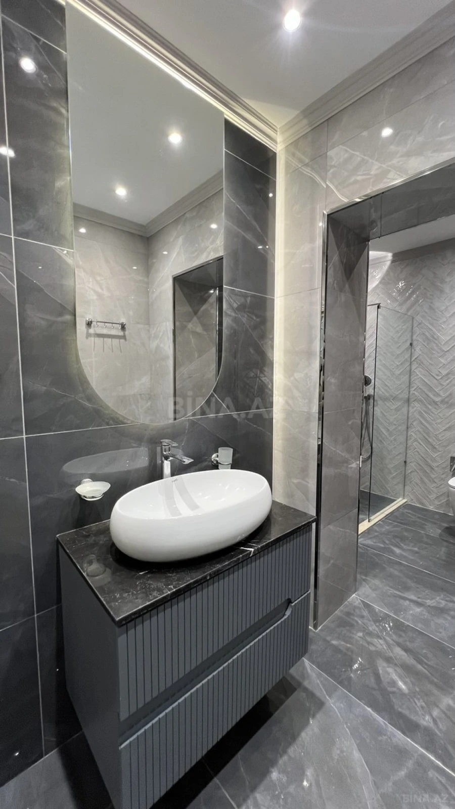 Satılır 2 otaqlı mənzil 68 m²