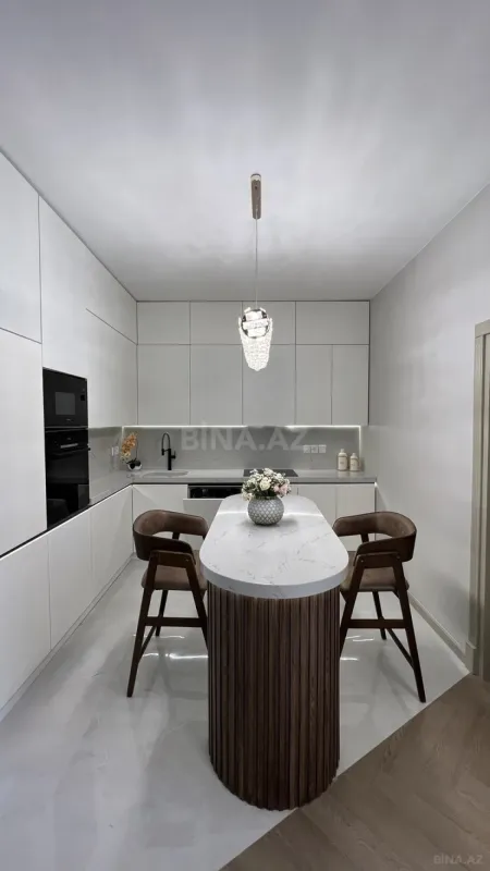 Satılır 2 otaqlı mənzil 68 m²