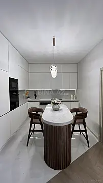 Satılır 2 otaqlı mənzil 68 m²