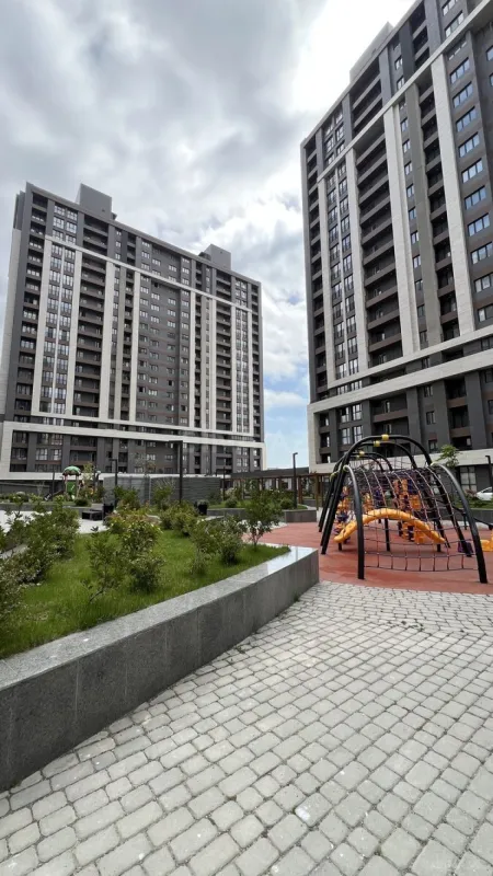 Satılır 2 otaqlı mənzil 68 m²