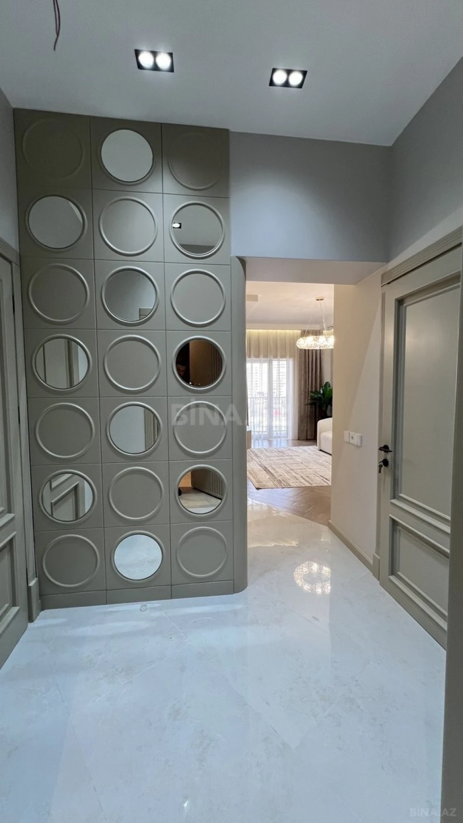 Satılır 2 otaqlı mənzil 68 m²