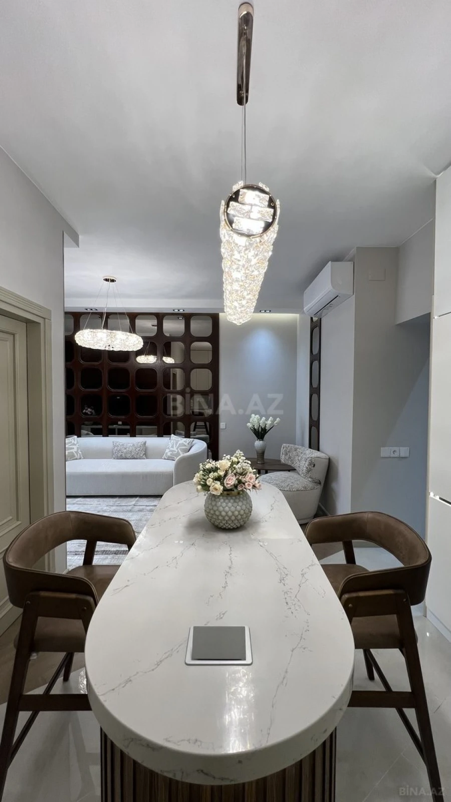 Satılır 2 otaqlı mənzil 68 m²