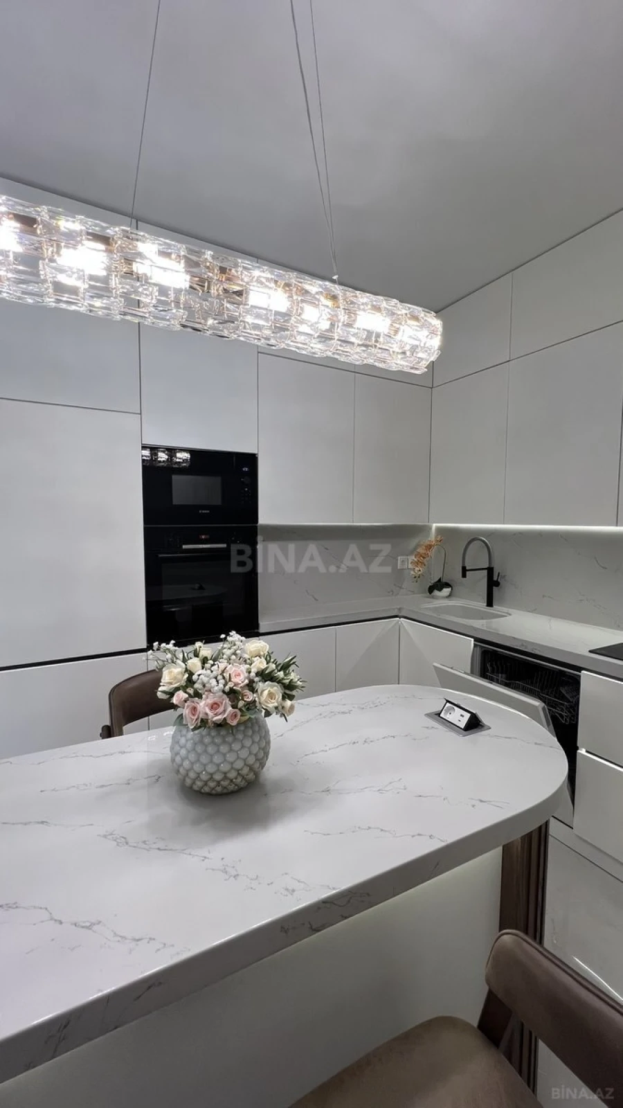 Satılır 2 otaqlı mənzil 68 m²