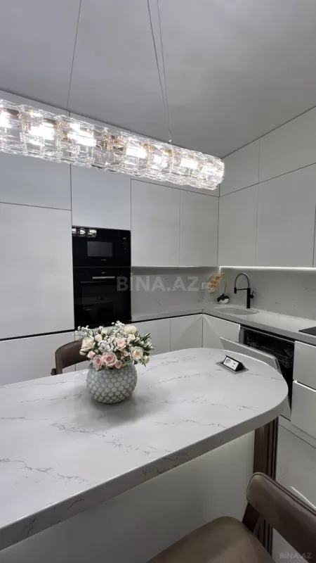 Satılır 2 otaqlı mənzil 68 m²