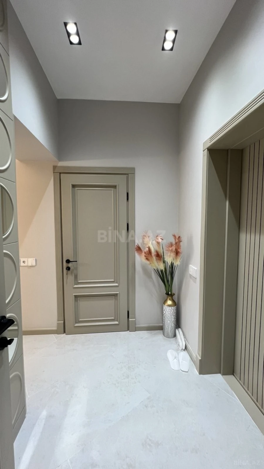 Satılır 2 otaqlı mənzil 68 m²