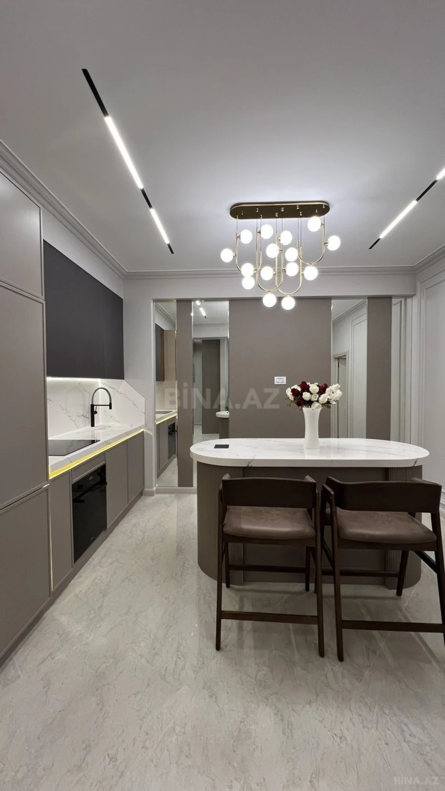 Satılır 2 otaqlı mənzil 65 m²