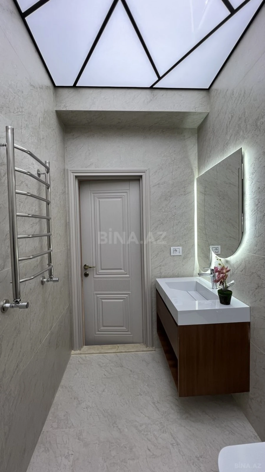 Satılır 2 otaqlı mənzil 65 m²