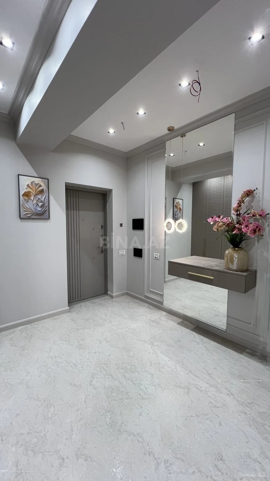 Satılır 2 otaqlı mənzil 65 m²