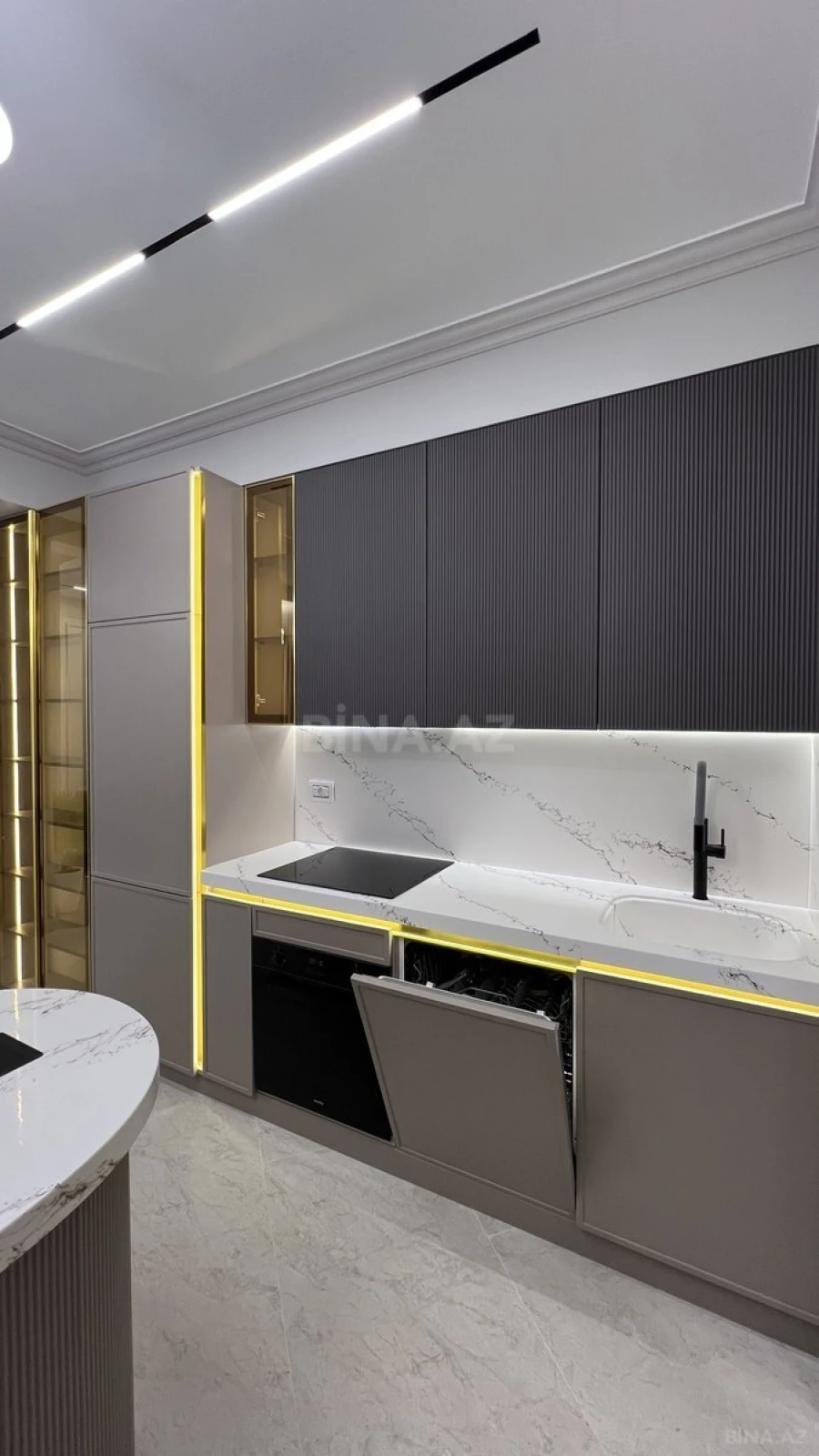 Satılır 2 otaqlı mənzil 65 m²
