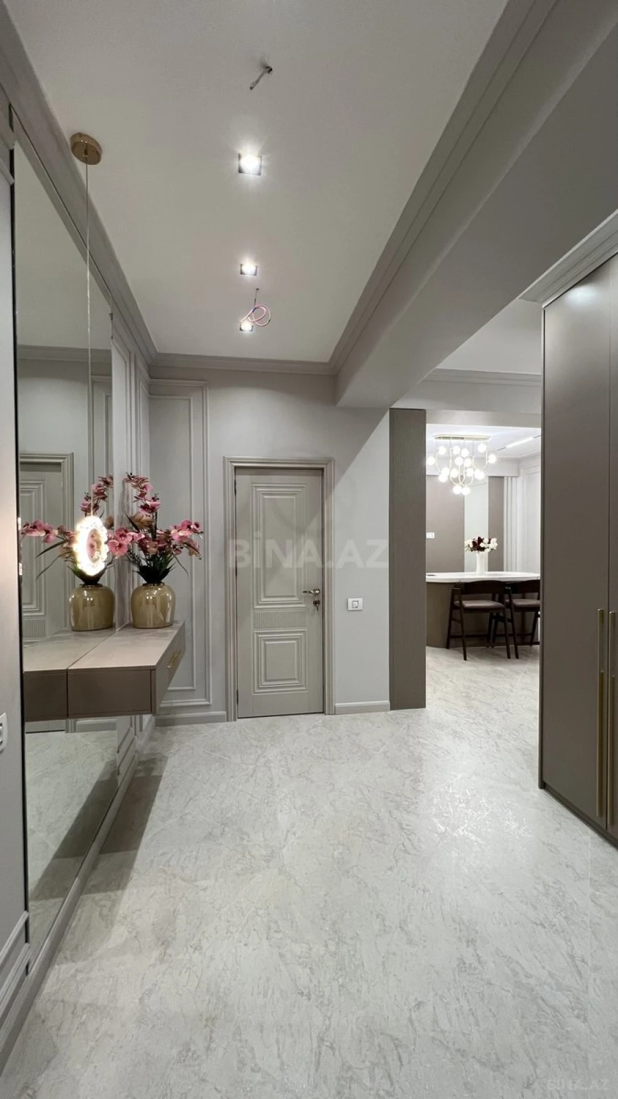 Satılır 2 otaqlı mənzil 65 m²