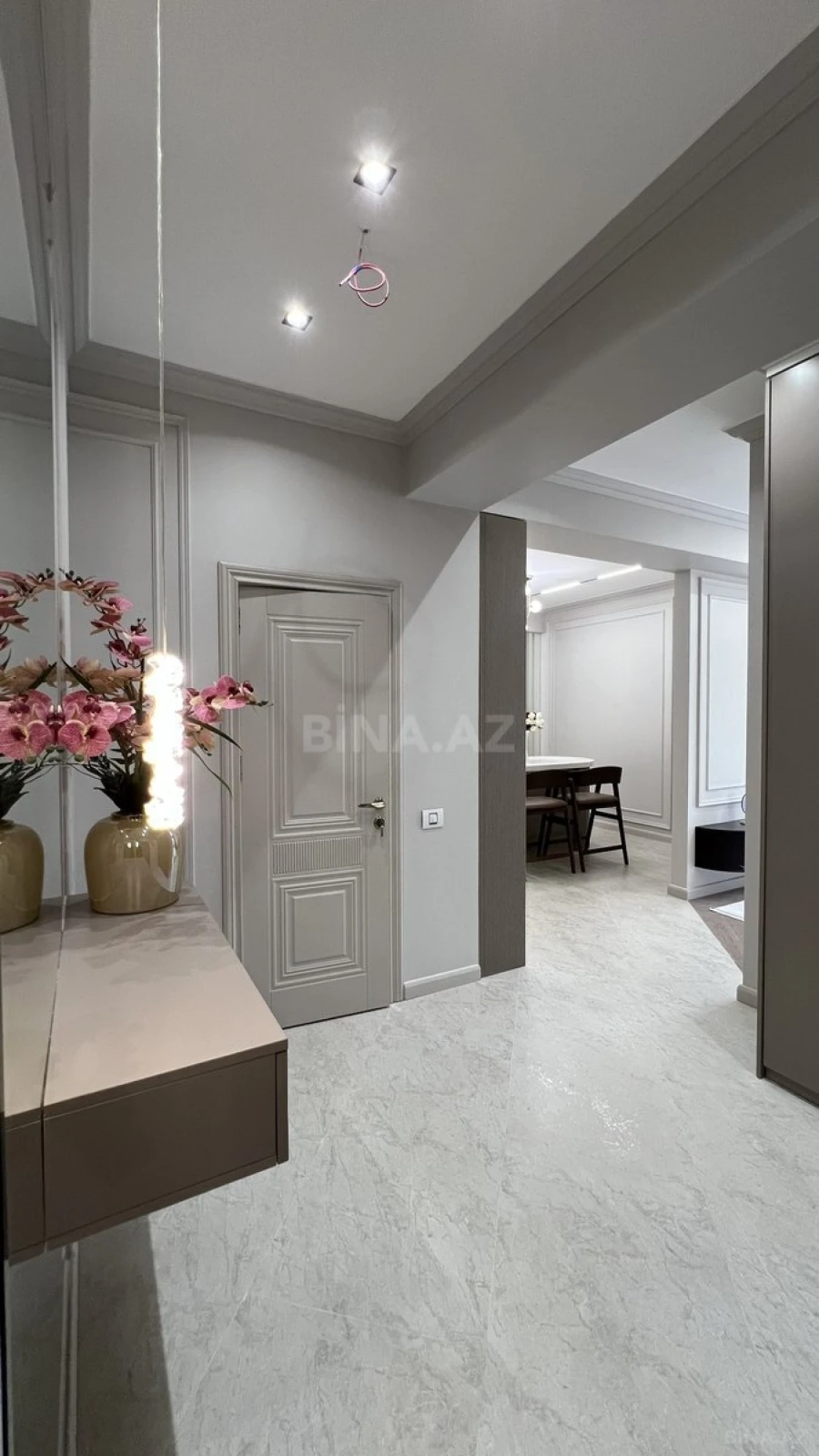 Satılır 2 otaqlı mənzil 65 m²