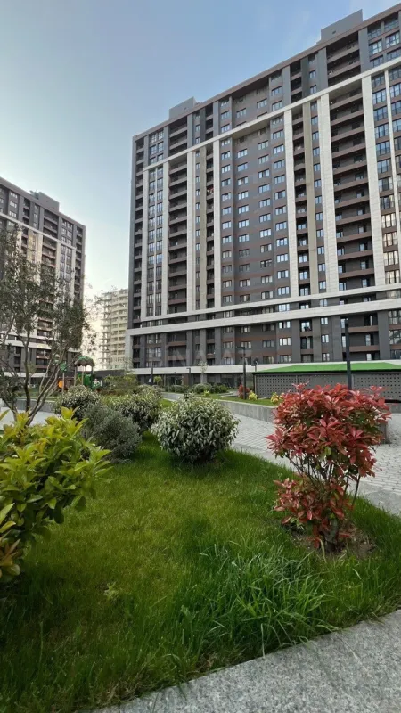 Satılır 3 otaqlı mənzil 127 m²