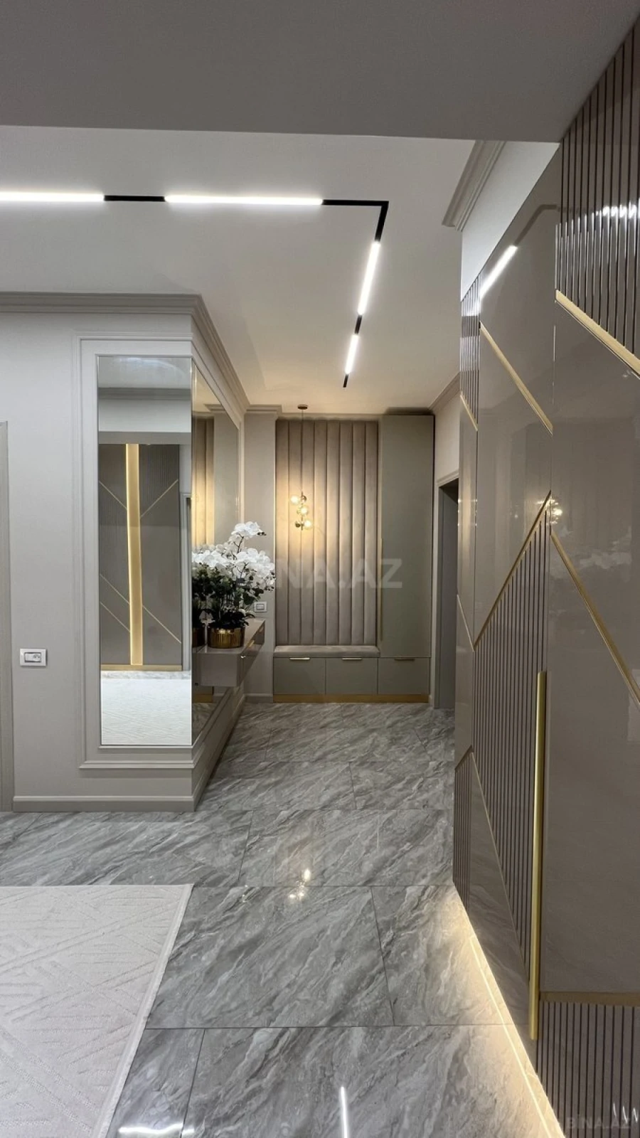 Satılır 3 otaqlı mənzil 127 m²