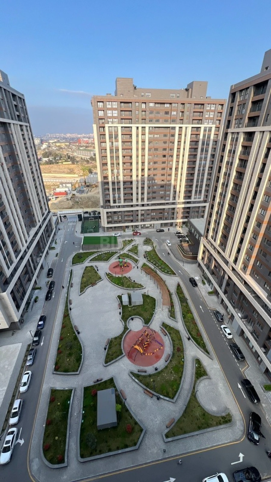 Satılır 3 otaqlı mənzil 127 m²