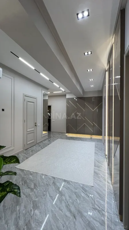 Satılır 3 otaqlı mənzil 127 m²