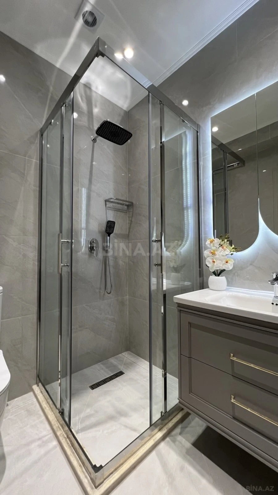 Satılır 3 otaqlı mənzil 127 m²