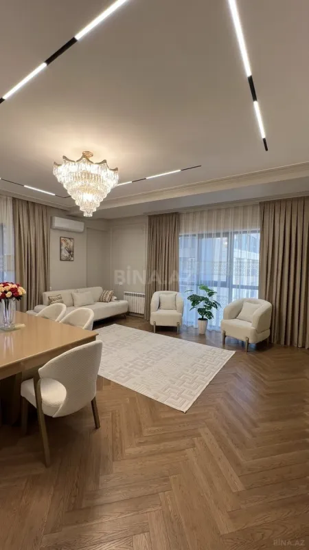 Satılır 3 otaqlı mənzil 127 m²