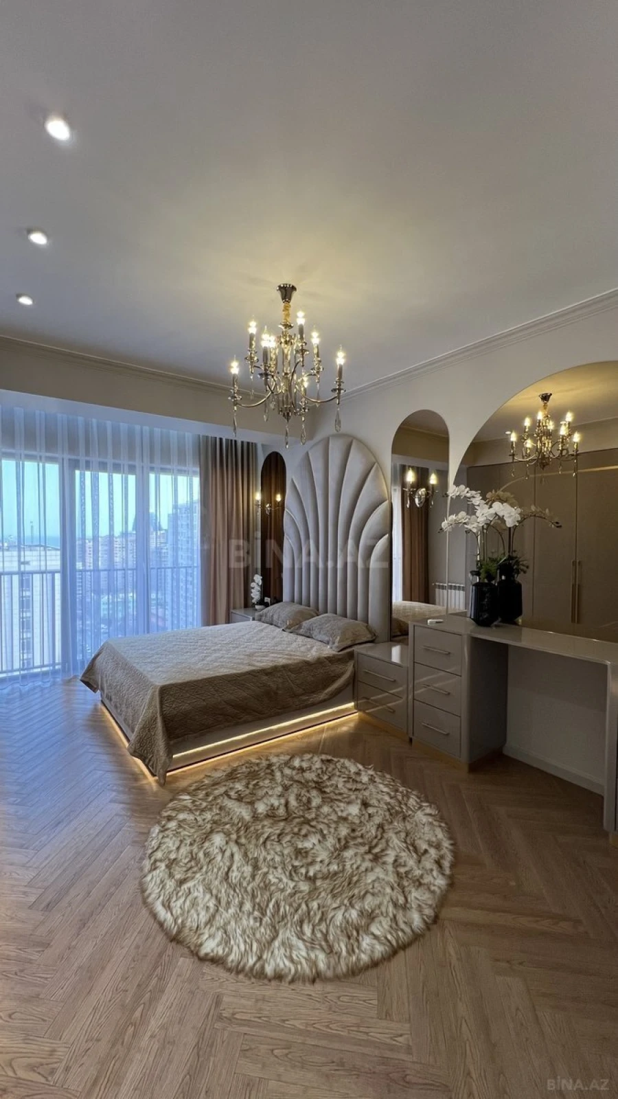 Satılır 3 otaqlı mənzil 127 m²