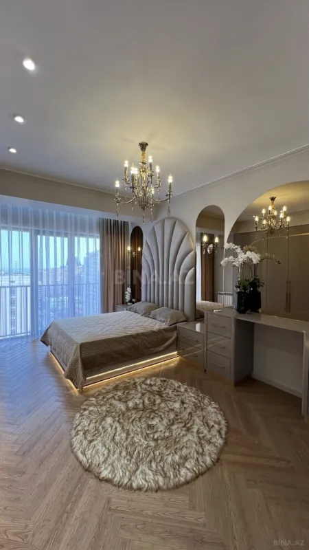 Satılır 3 otaqlı mənzil 127 m²