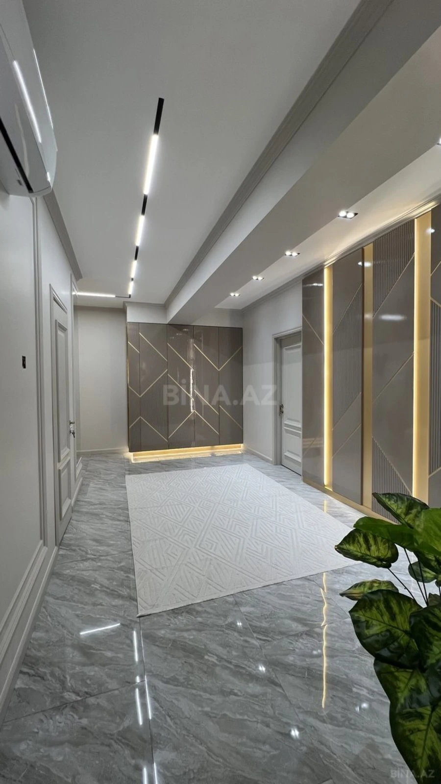 Satılır 3 otaqlı mənzil 127 m²