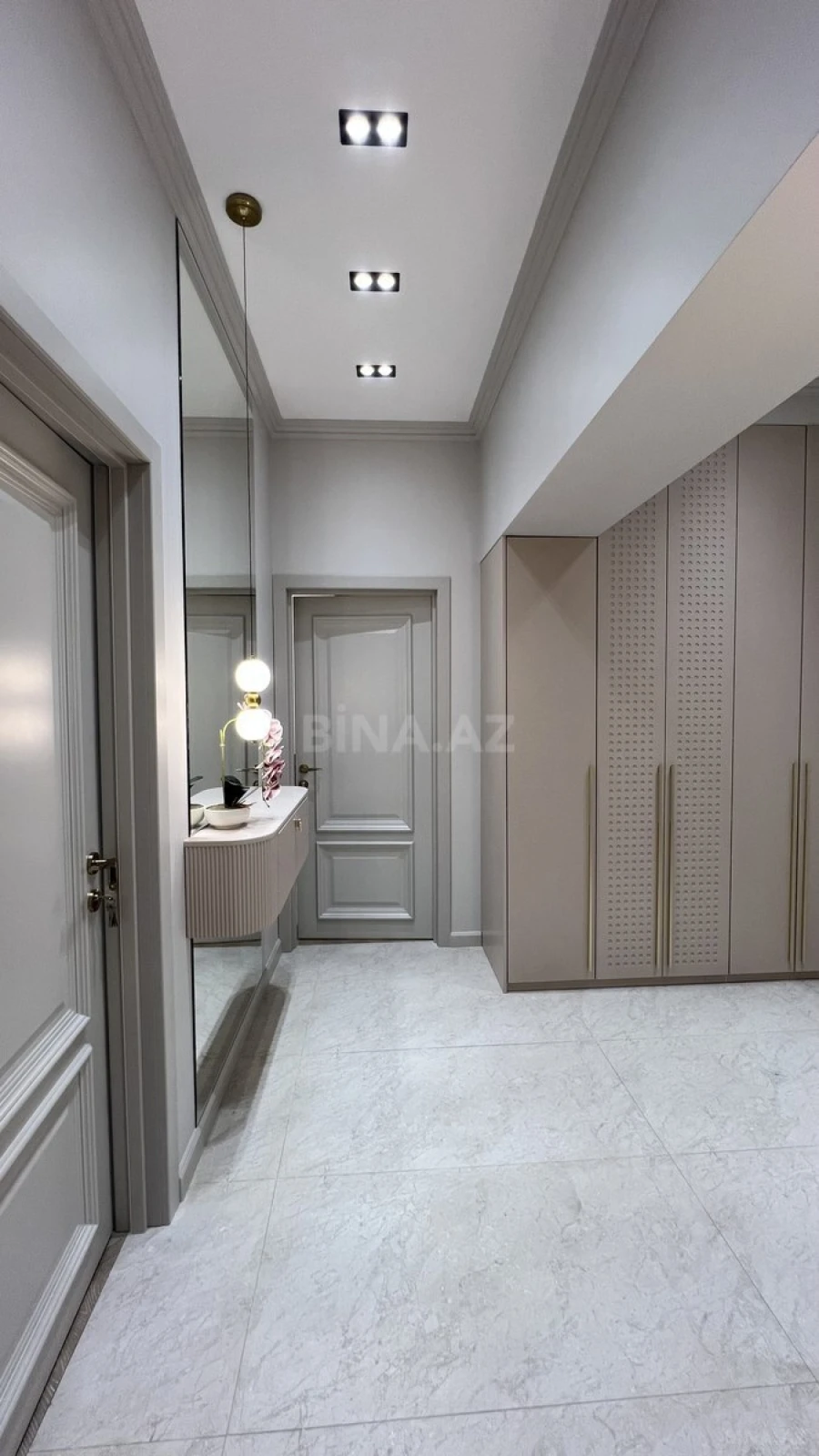 Satılır 3 otaqlı mənzil 91 m²