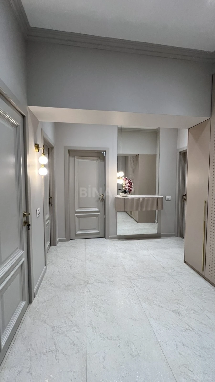 Satılır 3 otaqlı mənzil 91 m²