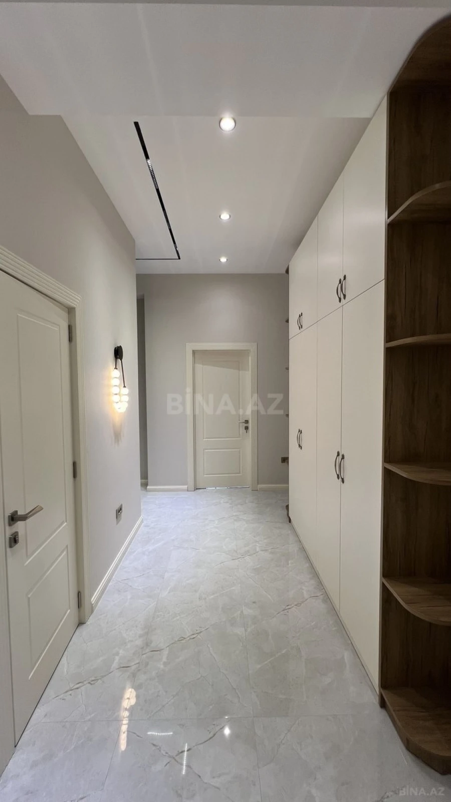Satılır 2 otaqlı mənzil 73 m²