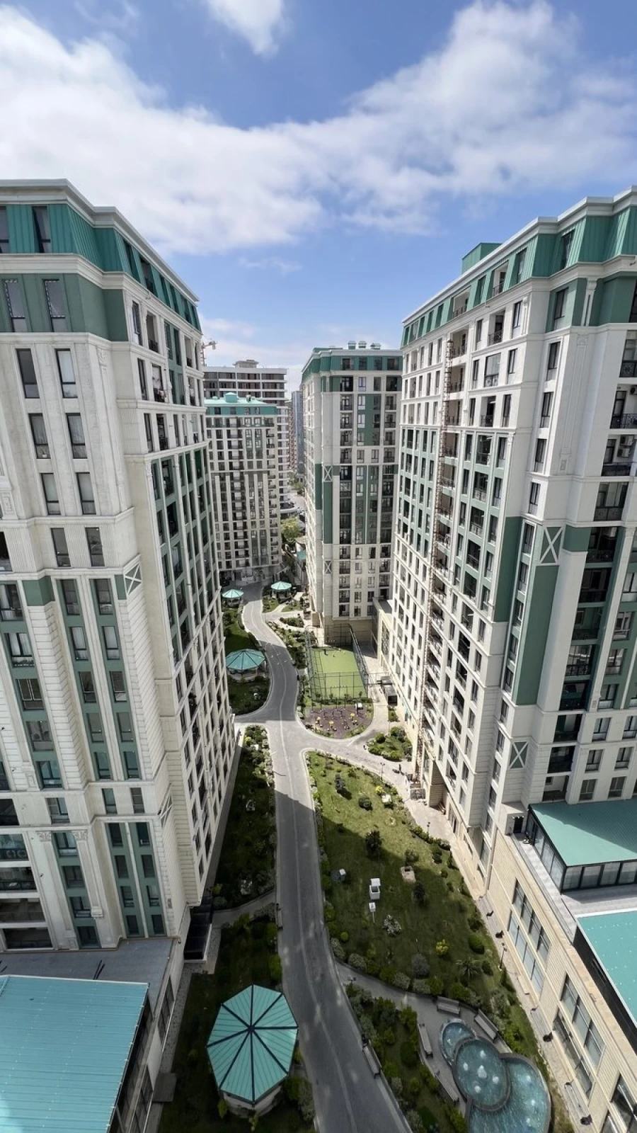 Satılır 2 otaqlı mənzil 73 m²