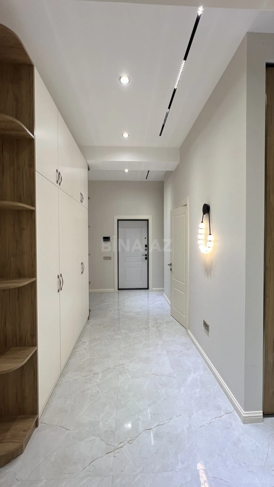 Satılır 2 otaqlı mənzil 73 m²