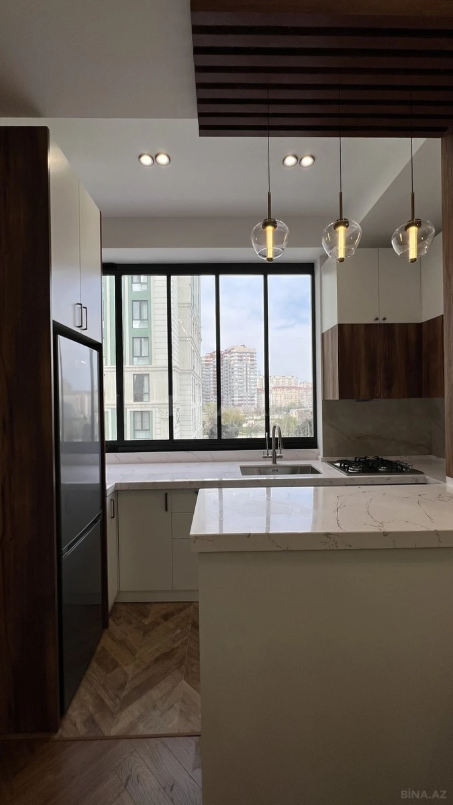 Satılır 2 otaqlı mənzil 73 m²