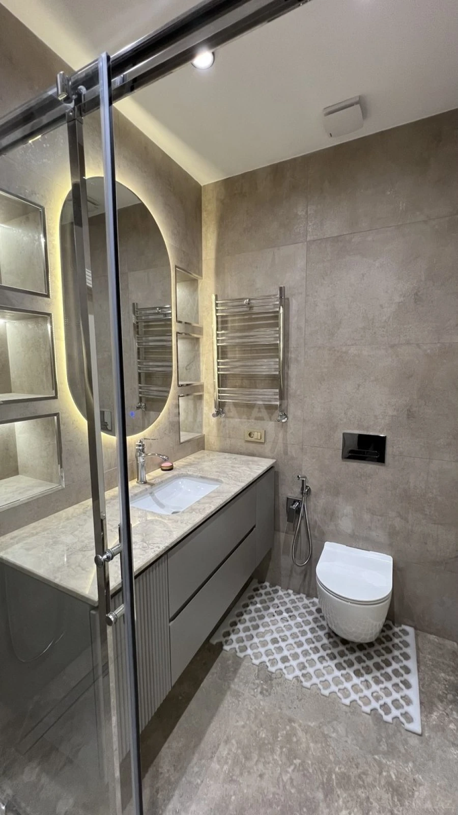 Satılır 2 otaqlı mənzil 73 m²