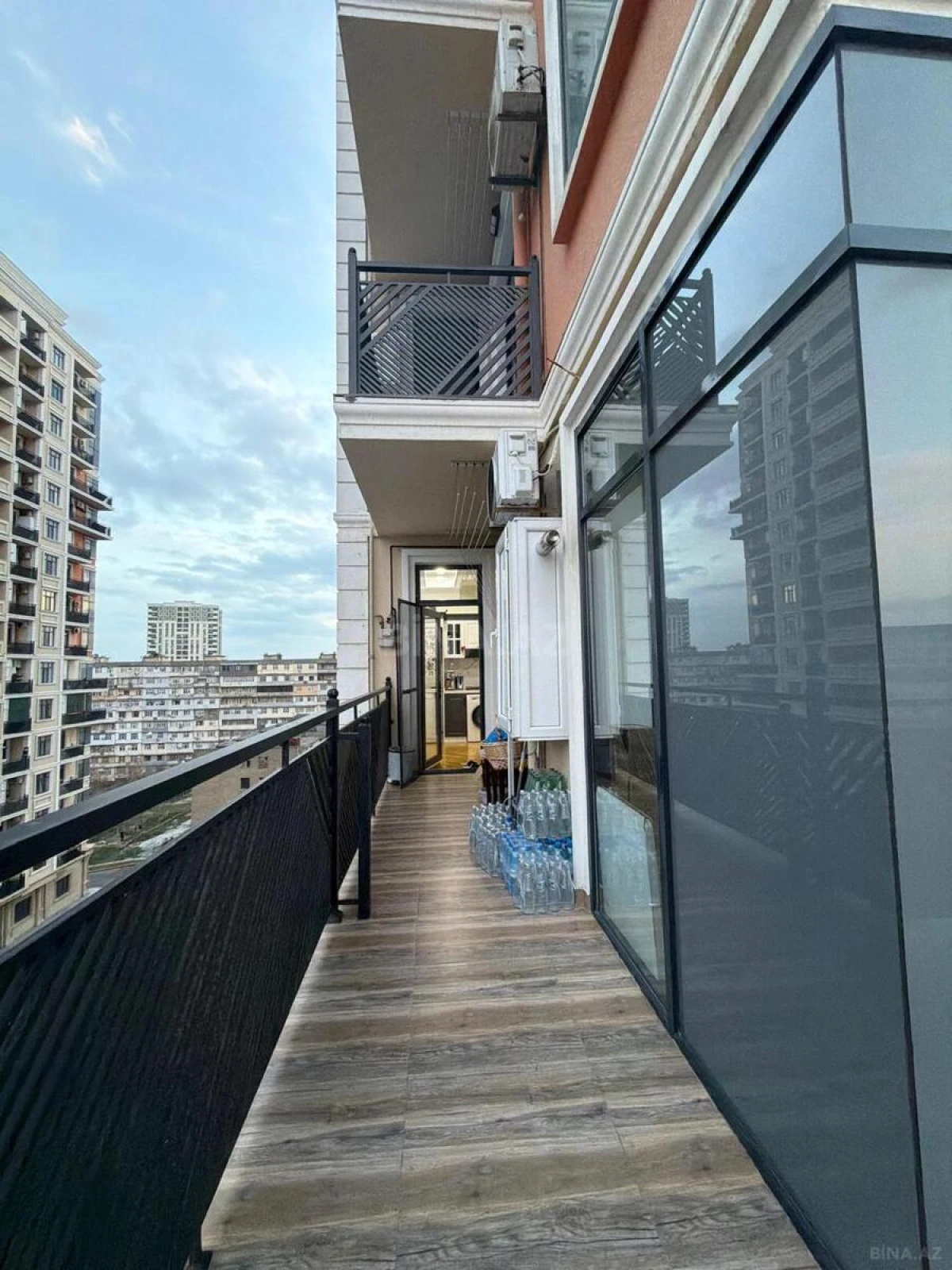Satılır 2 otaqlı mənzil 100 m²