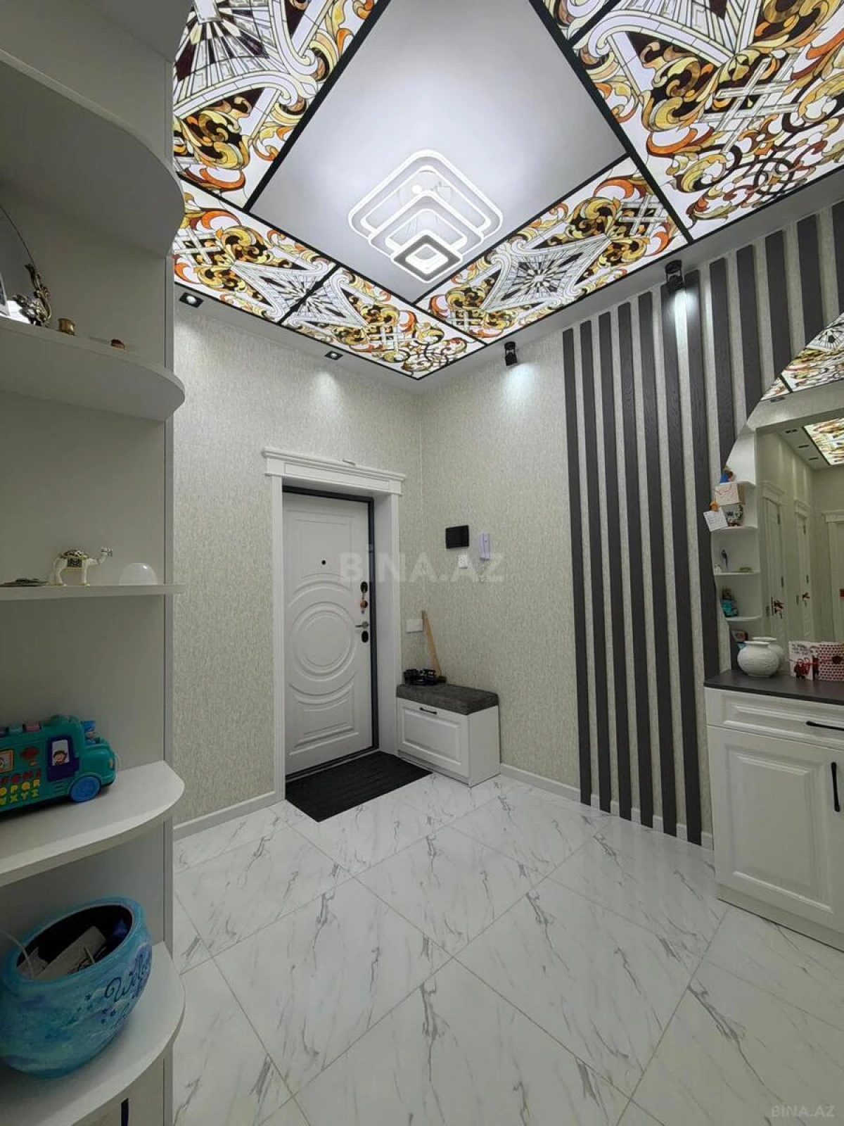 Satılır 2 otaqlı mənzil 100 m²