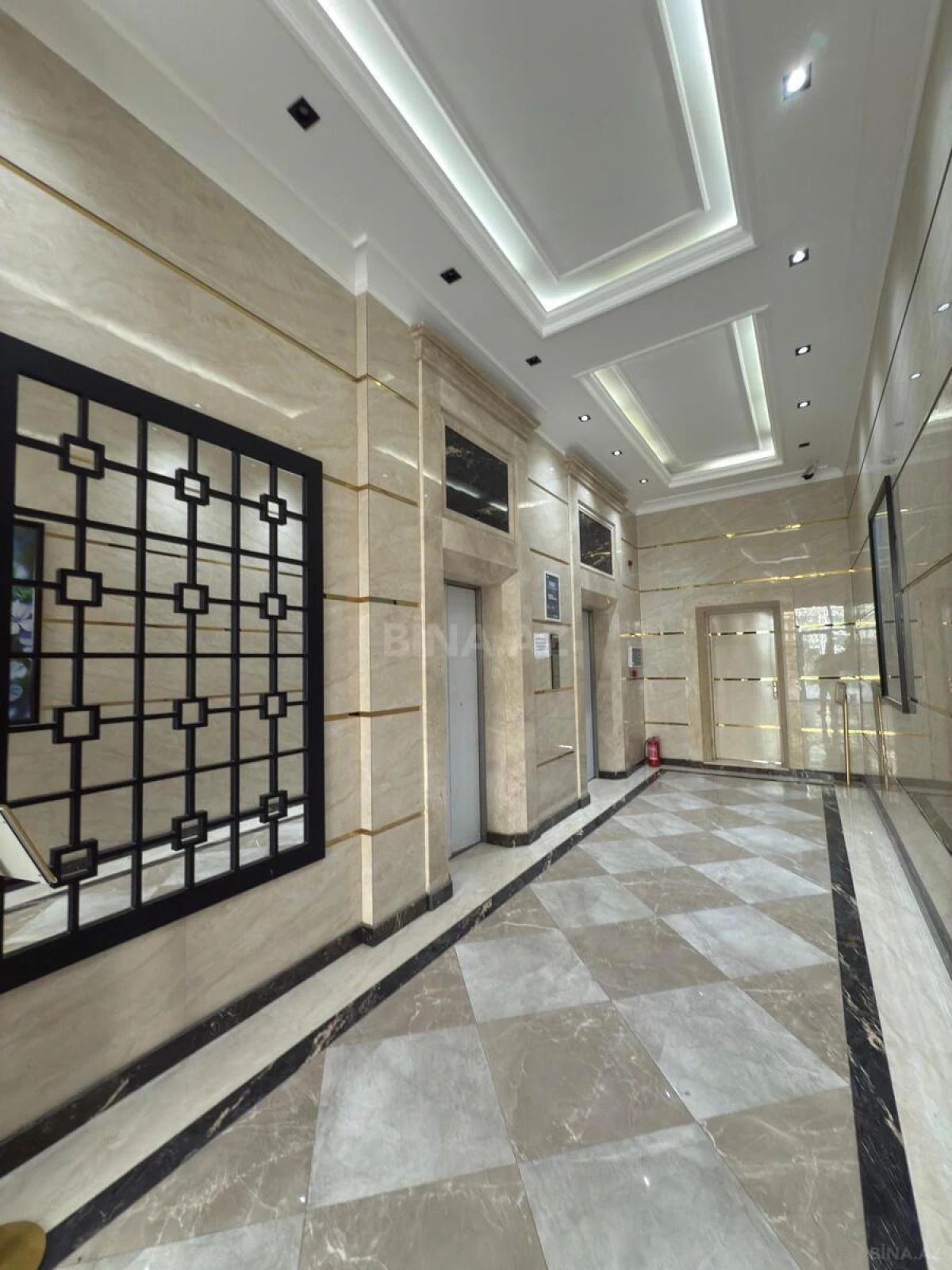 Satılır 4 otaqlı mənzil 219.6 m²
