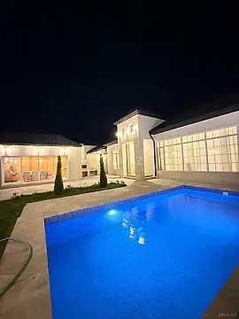 Kirayə verilir 4 otaqlı həyət evi 250 m²